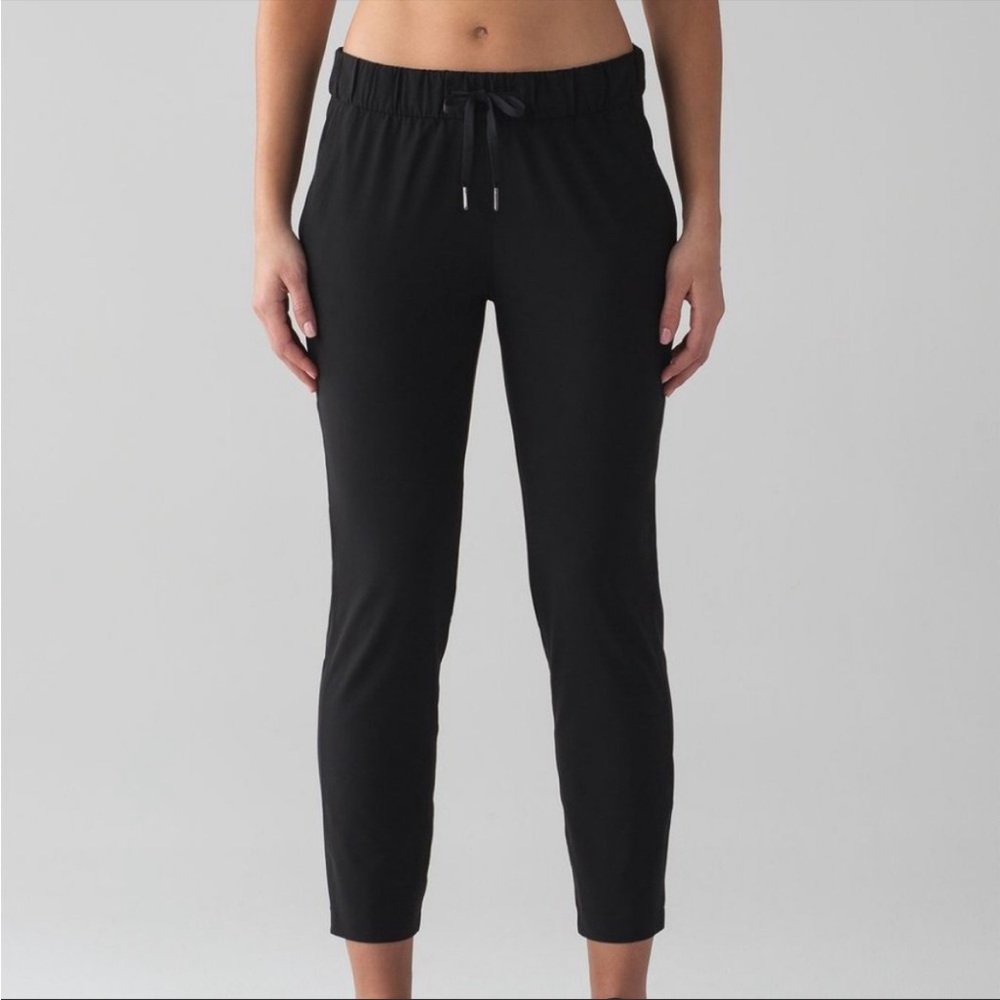 Lululemon On The Fly Pant Woven 28" Black